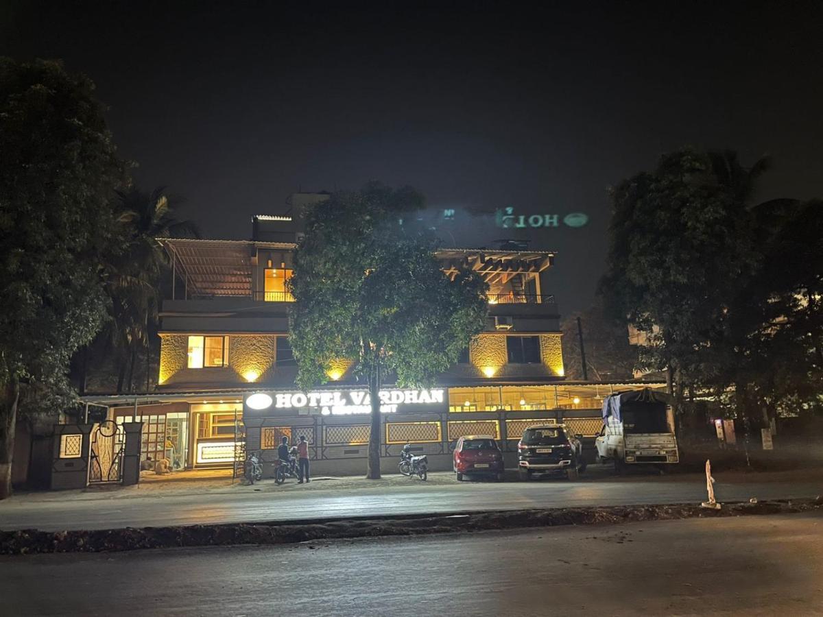 Hotel Vardhan Silvassa Eksteriør billede