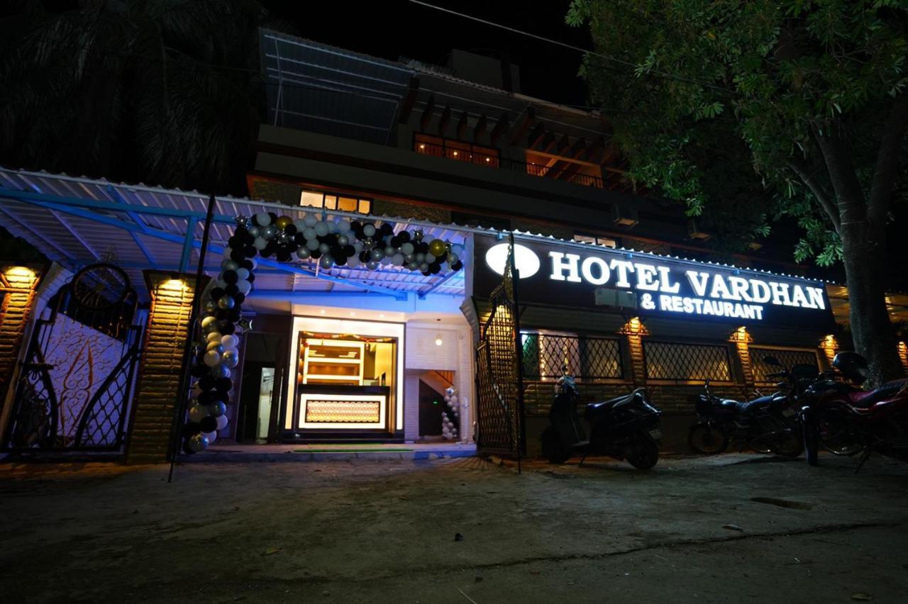 Hotel Vardhan Silvassa Eksteriør billede