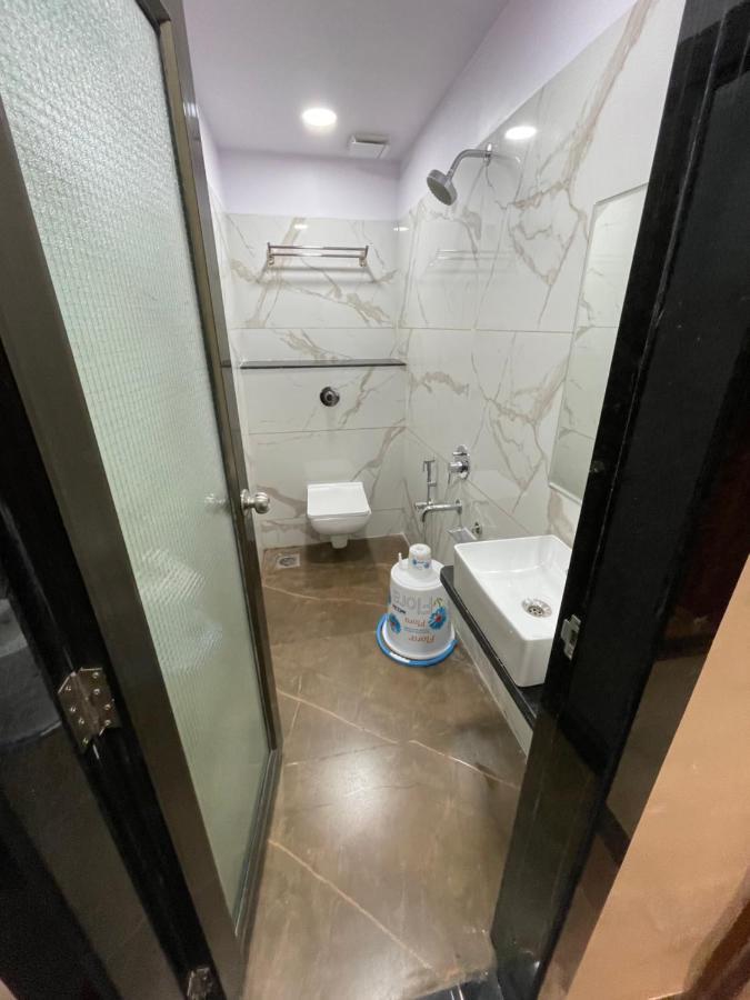 Hotel Vardhan Silvassa Eksteriør billede